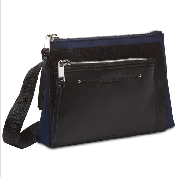 Calvin Klein Handbags - 💜 Calvin Klein💜 belt/crossbody bag